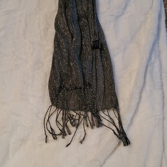 Scarf - Picture 2 of 3